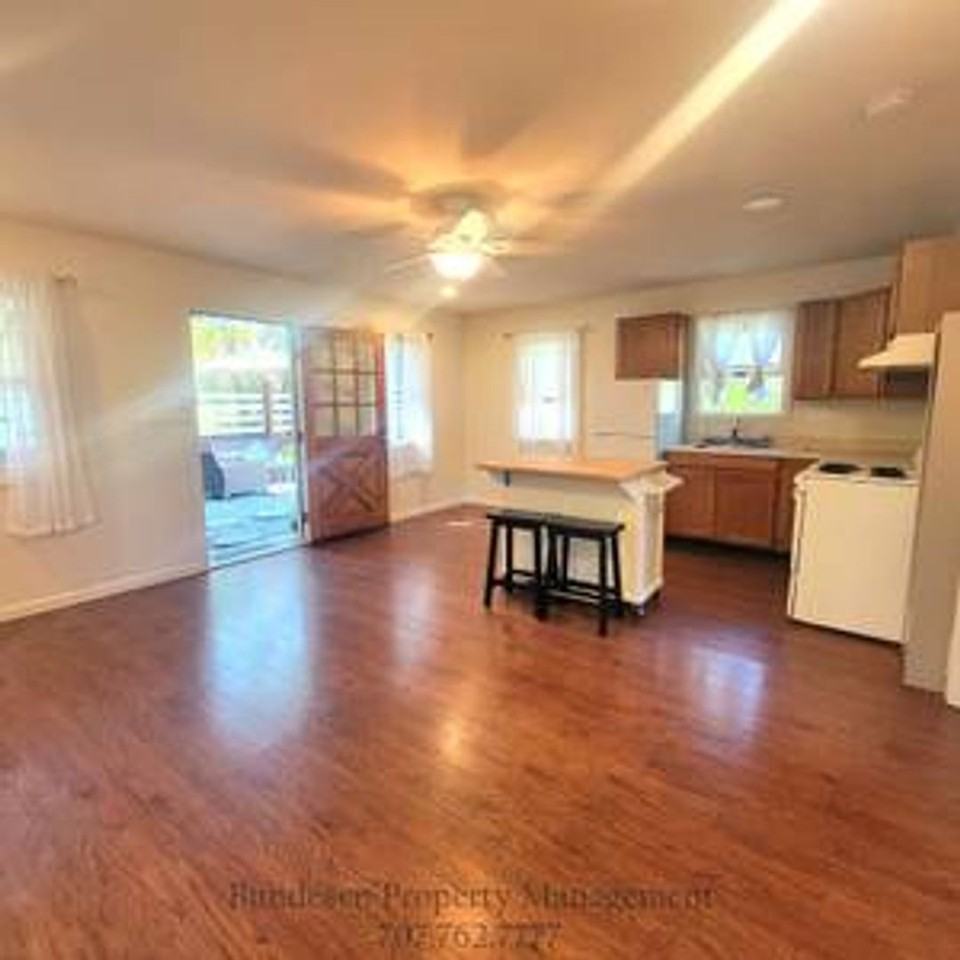 552 Howard St #A - Photo 7 of 26