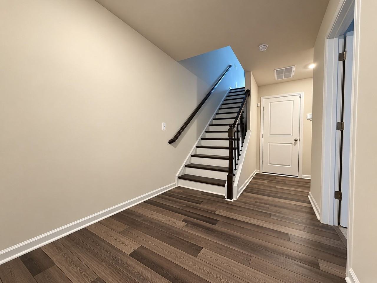 739 Gimari Dr - Photo 5 of 47