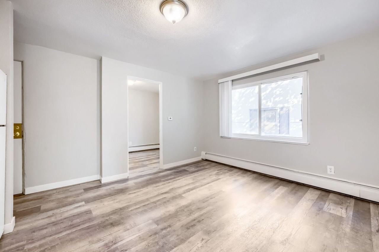 961 16th St #6 - Photo 7 of 11