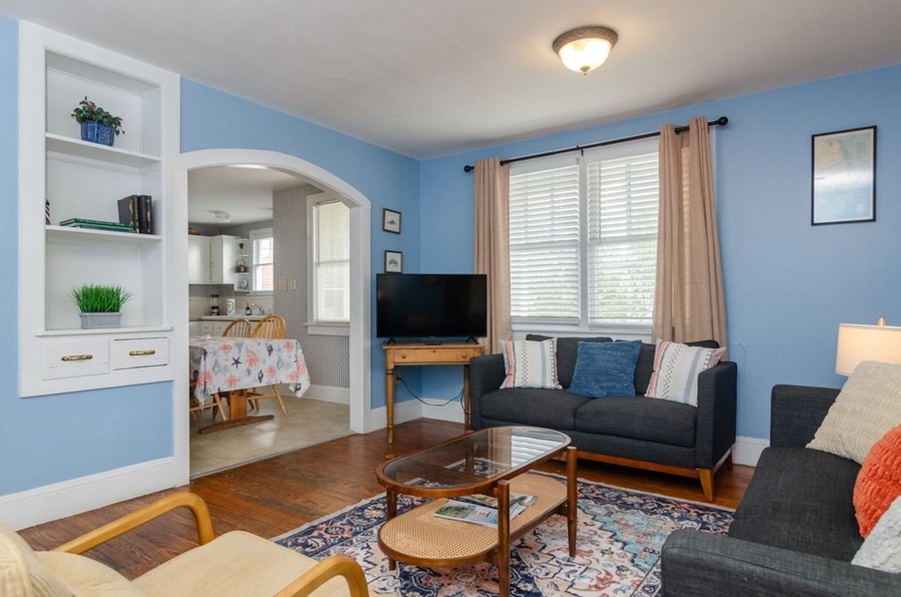 9 Sunset Ave - Photo 2 of 38