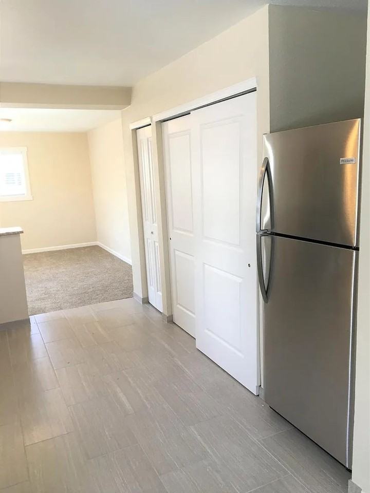 1561 Yosemite St - Photo 5 of 14