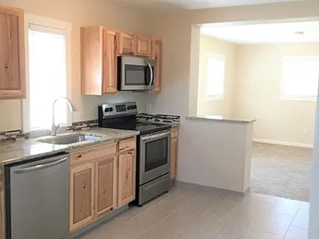 1561 Yosemite St - Photo 6 of 14