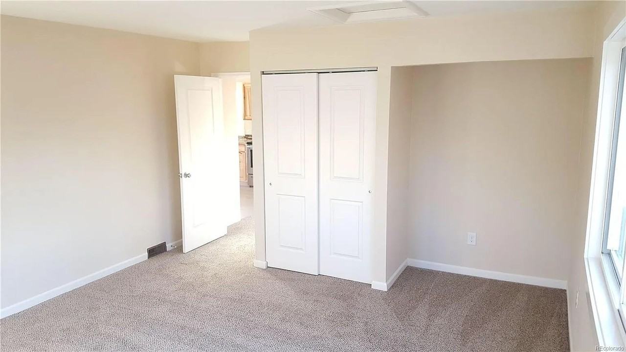 1561 Yosemite St - Photo 7 of 14