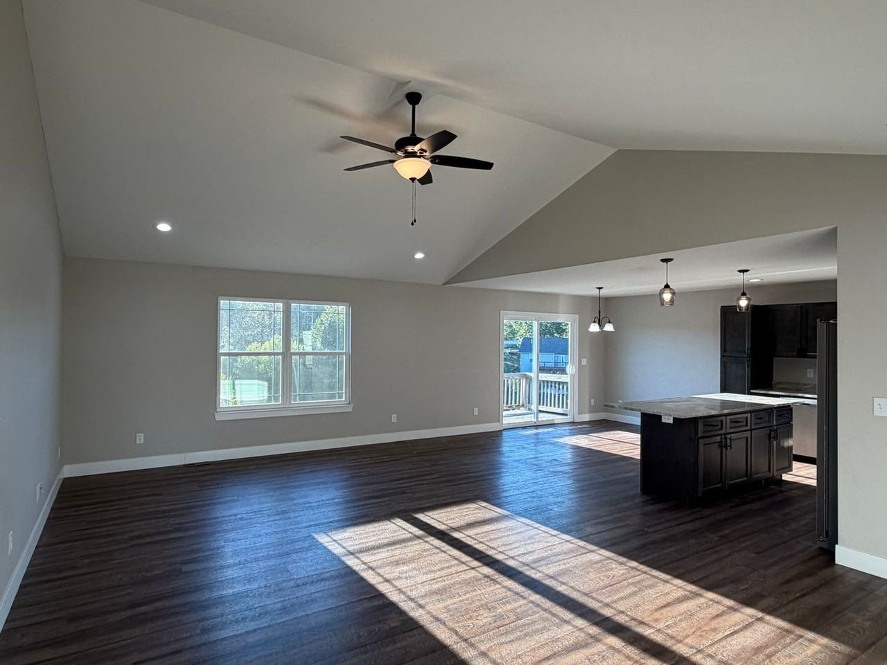1410 Mary Catherine - Photo 4 of 50