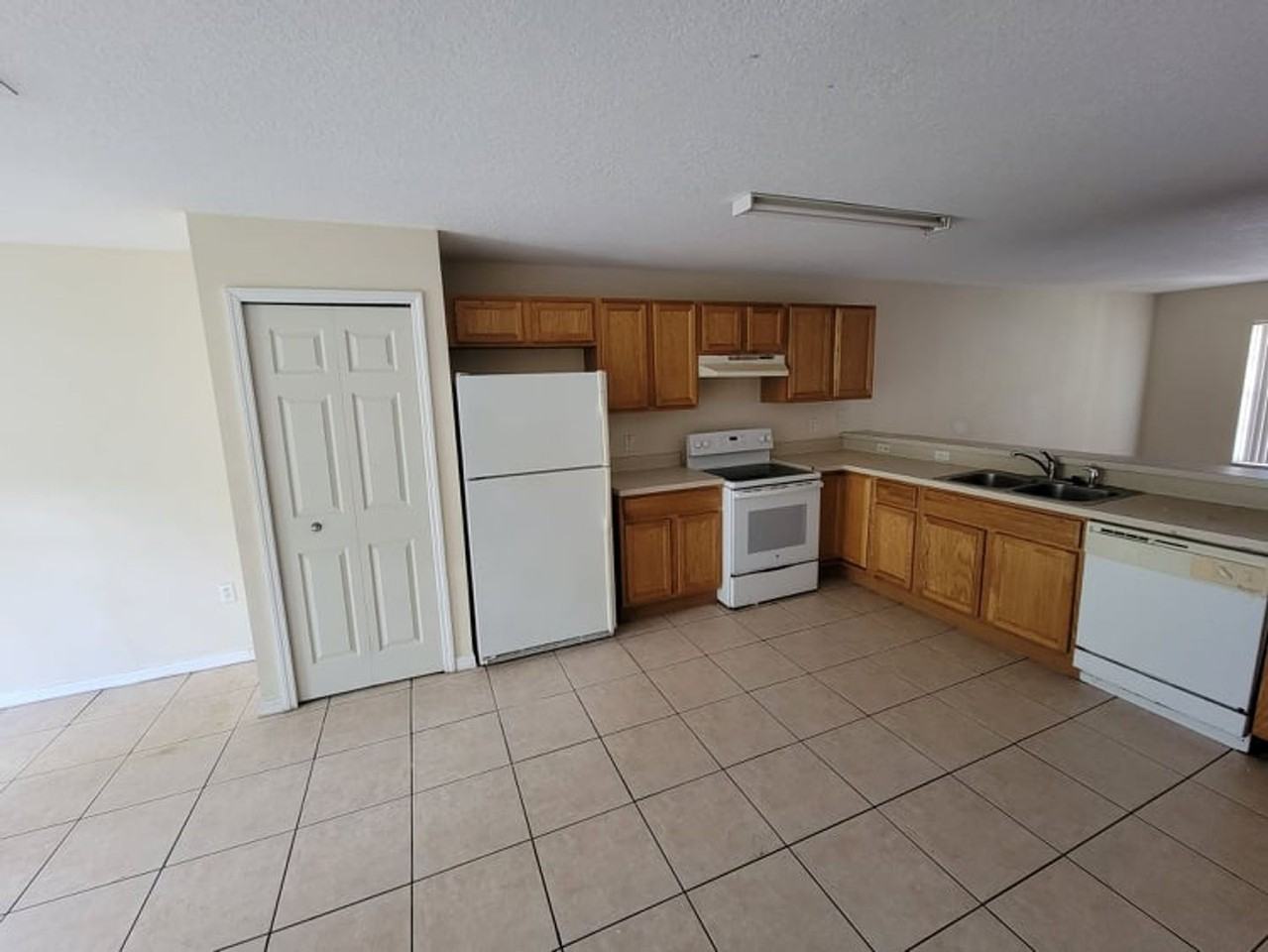 782 Squirrel Ct - Photo 5 of 9
