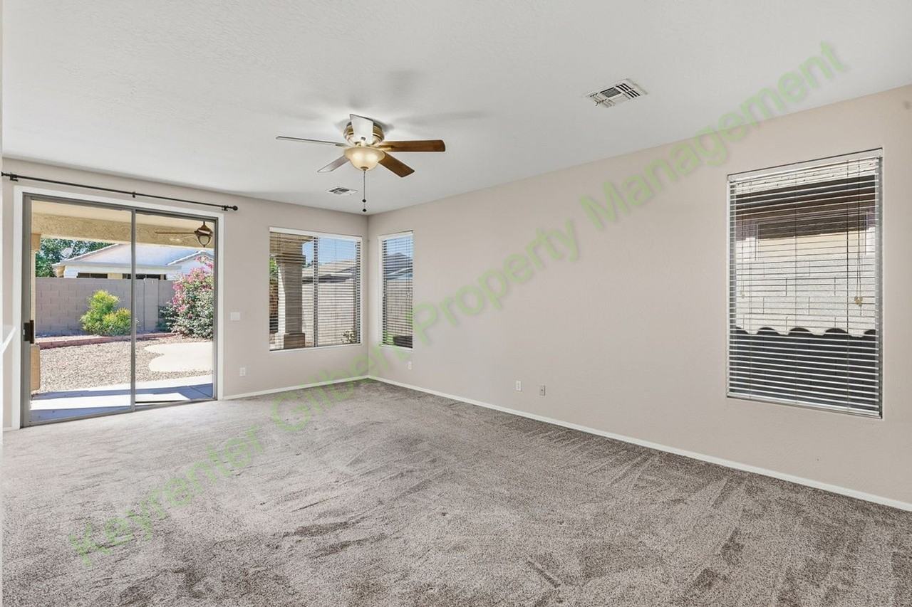169 E Canary Ct - Photo 6 of 35