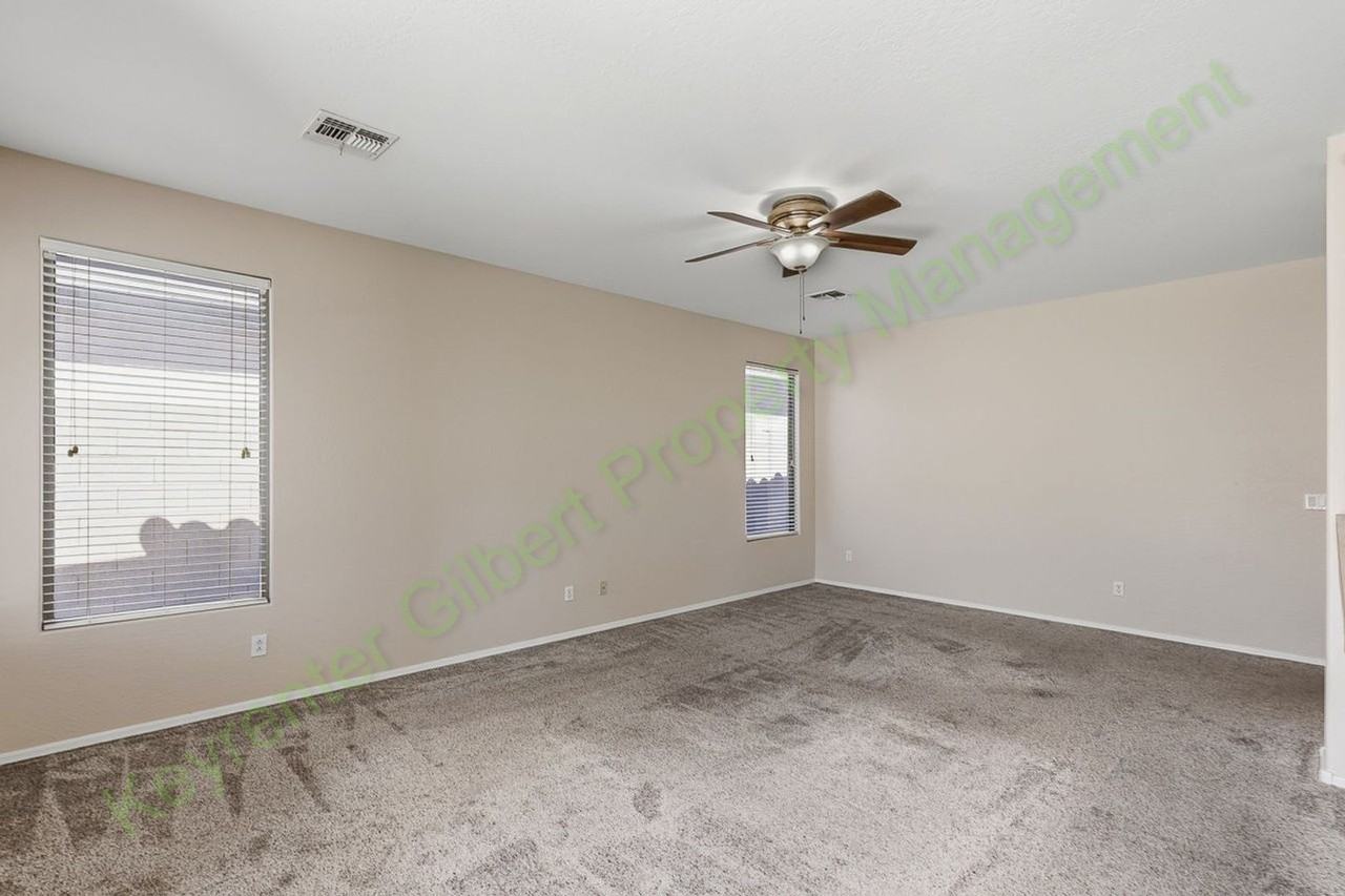 169 E Canary Ct - Photo 7 of 35