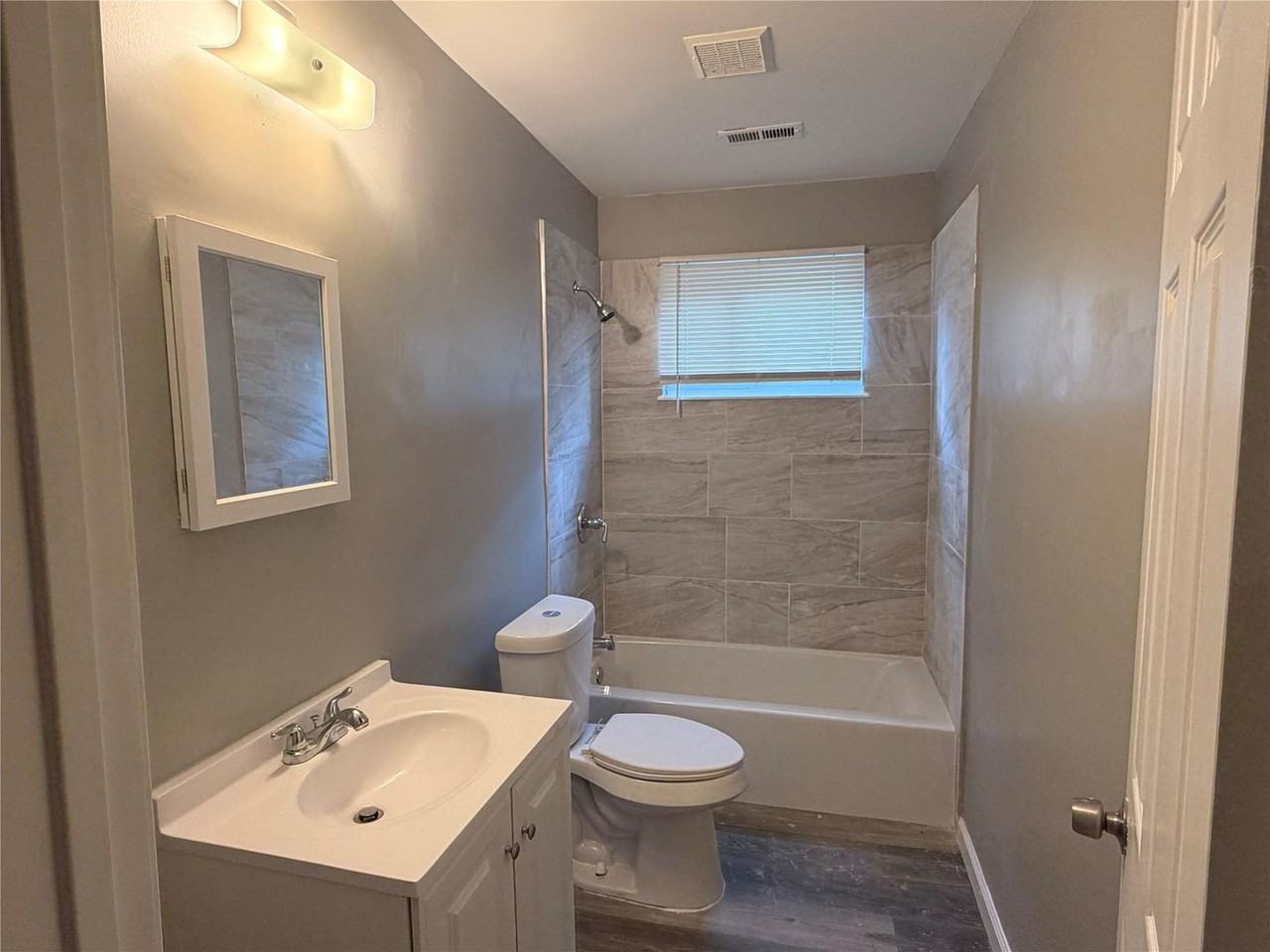 15908 Dacosta St - Photo 3 of 7