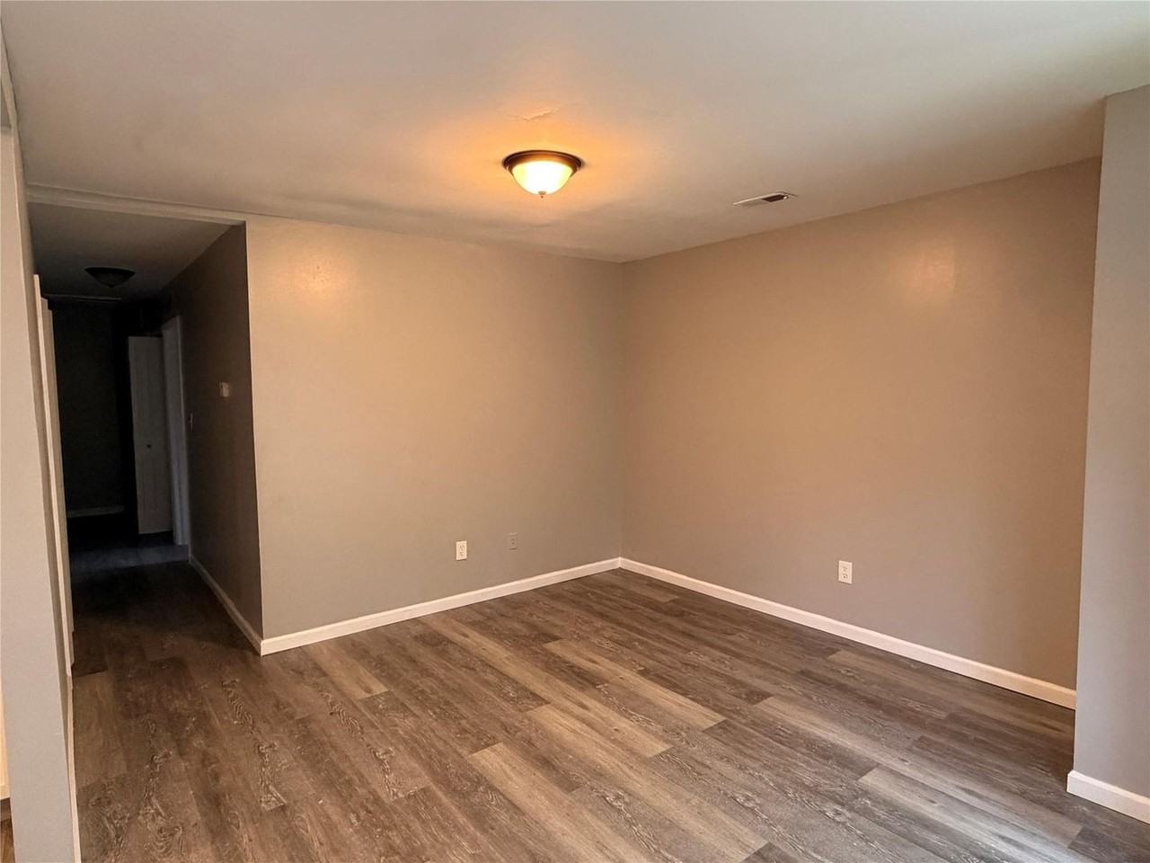 15908 Dacosta St - Photo 4 of 7