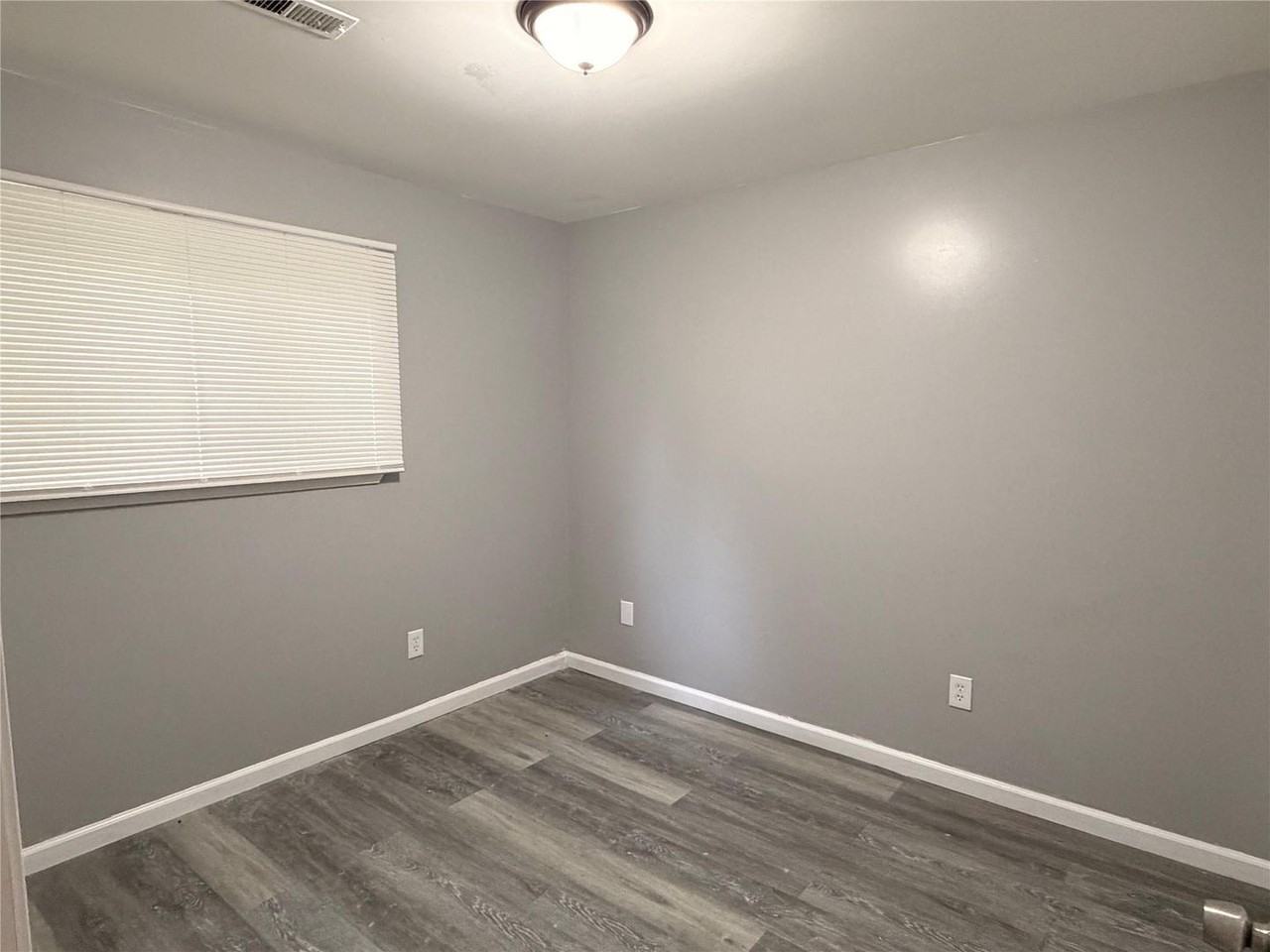 15908 Dacosta St - Photo 5 of 7