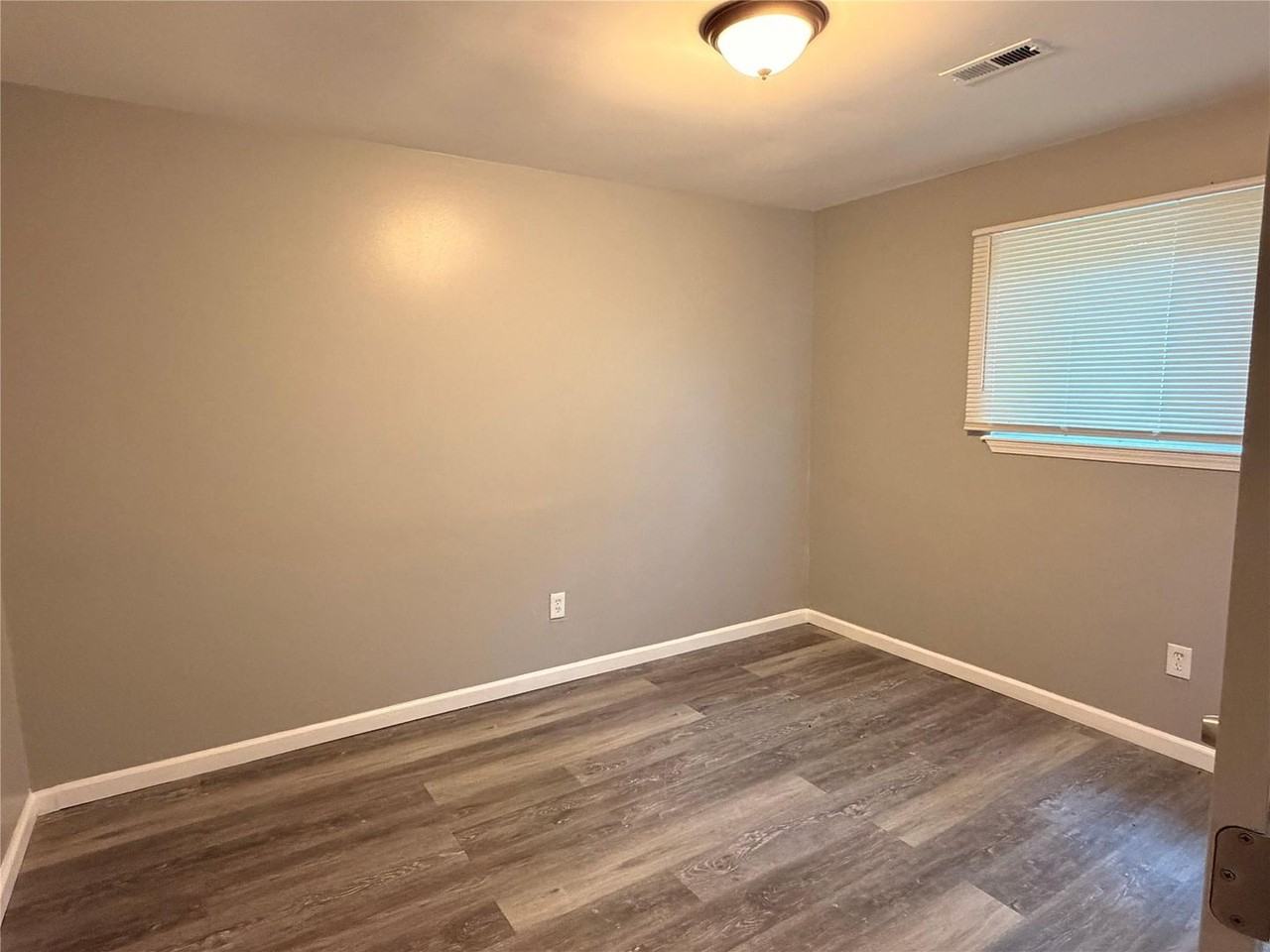 15908 Dacosta St - Photo 6 of 7