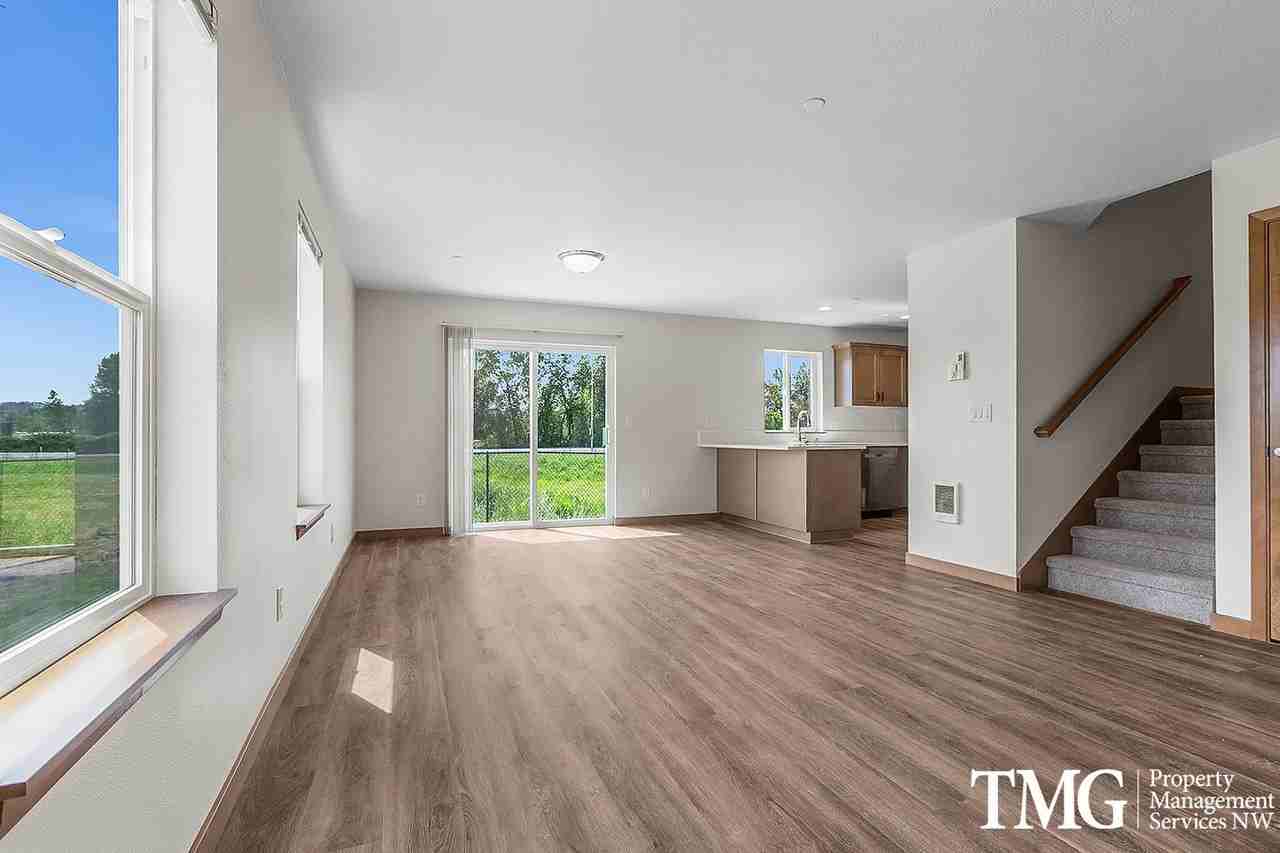 3316 Lewis Ln - Photo 3 of 36