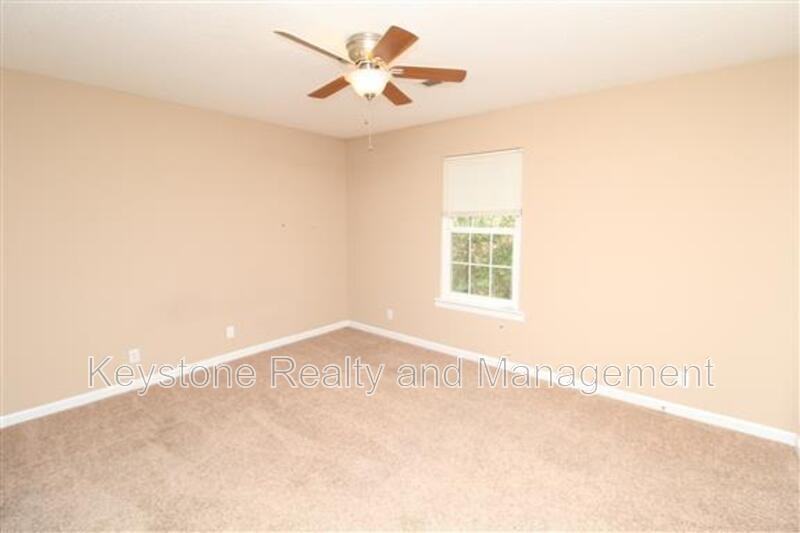 2446 Caroline Dr #D - Photo 4 of 7