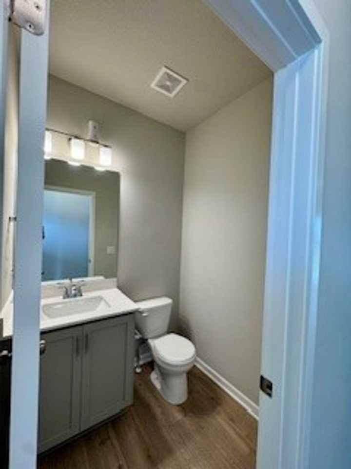 16639 Mill Pond Dr - Photo 3 of 9