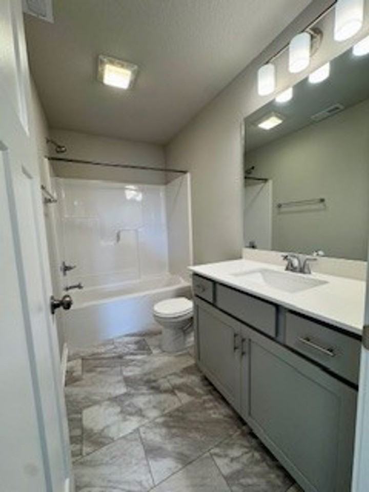 16639 Mill Pond Dr - Photo 7 of 9