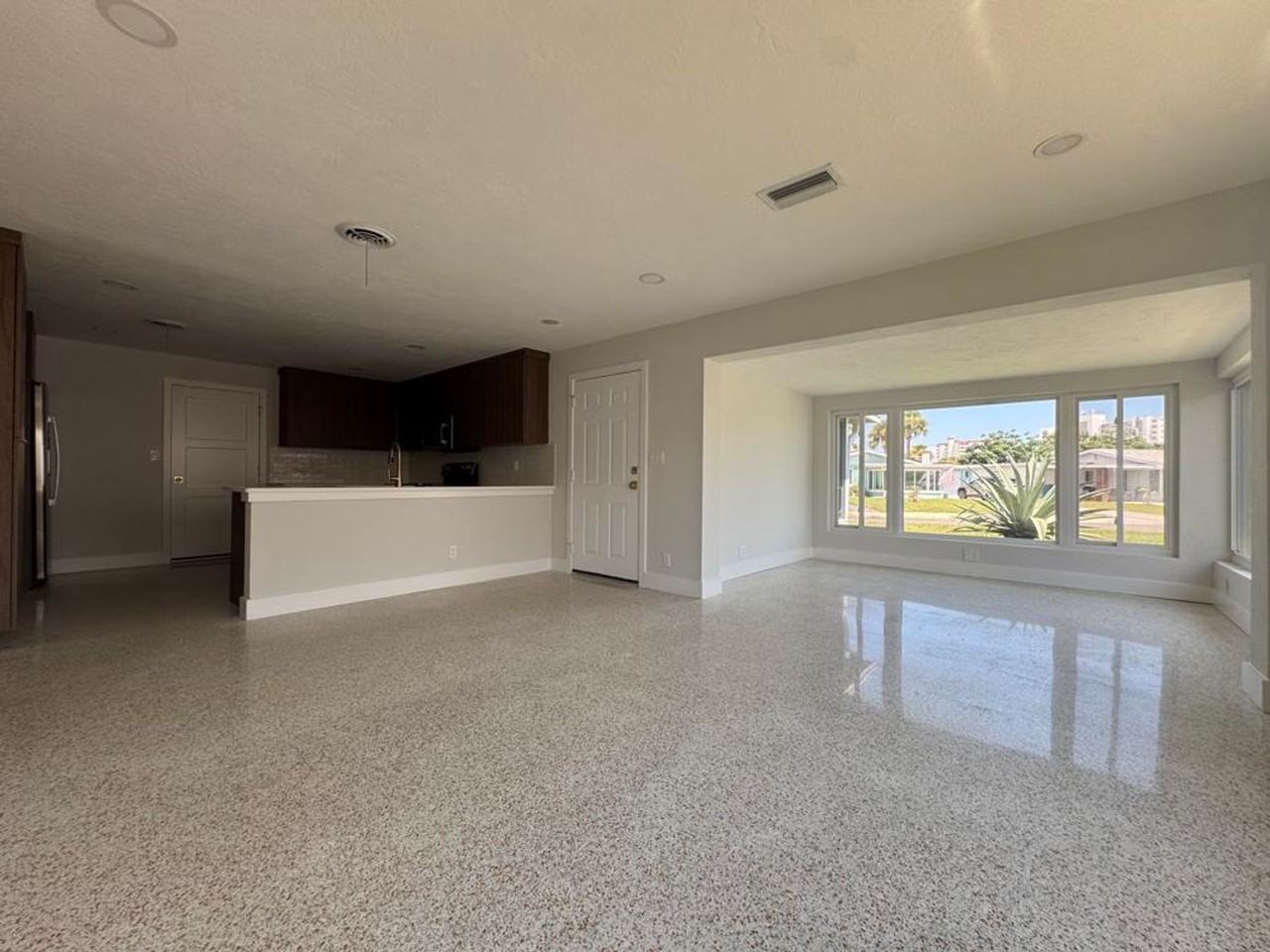 1250 Riverbreeze Blvd - Photo 4 of 14