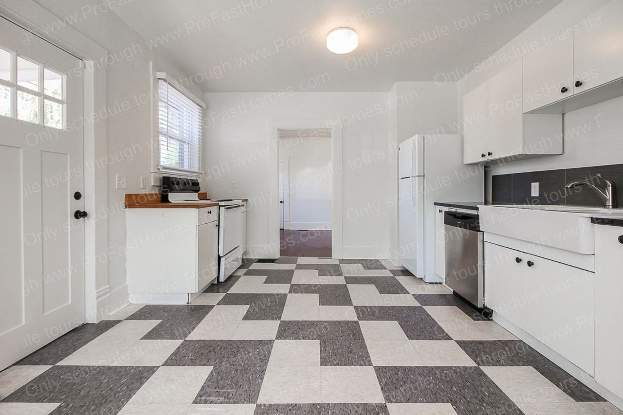 7506 E Burnside St - Photo 6 of 19