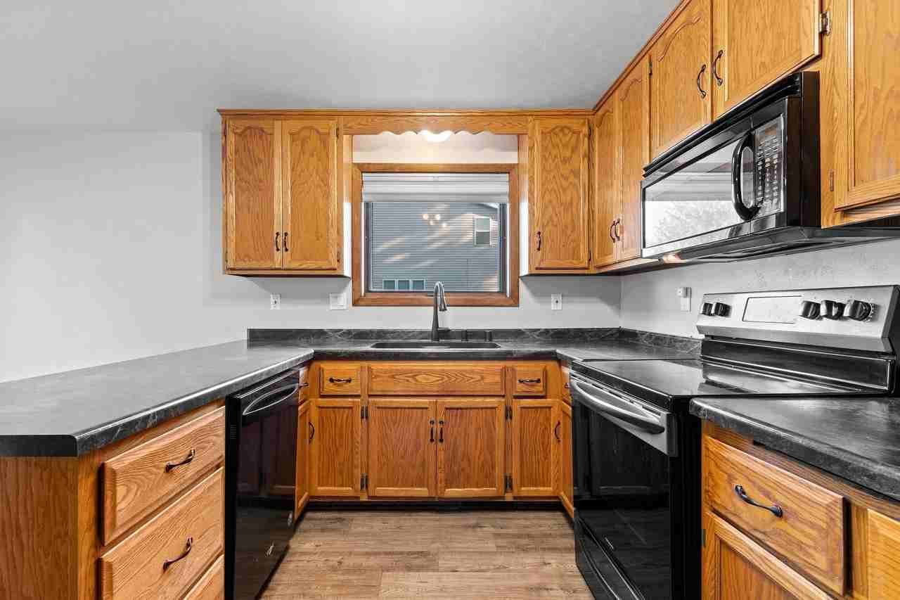 2378 Cedar Rdg - Photo 4 of 37