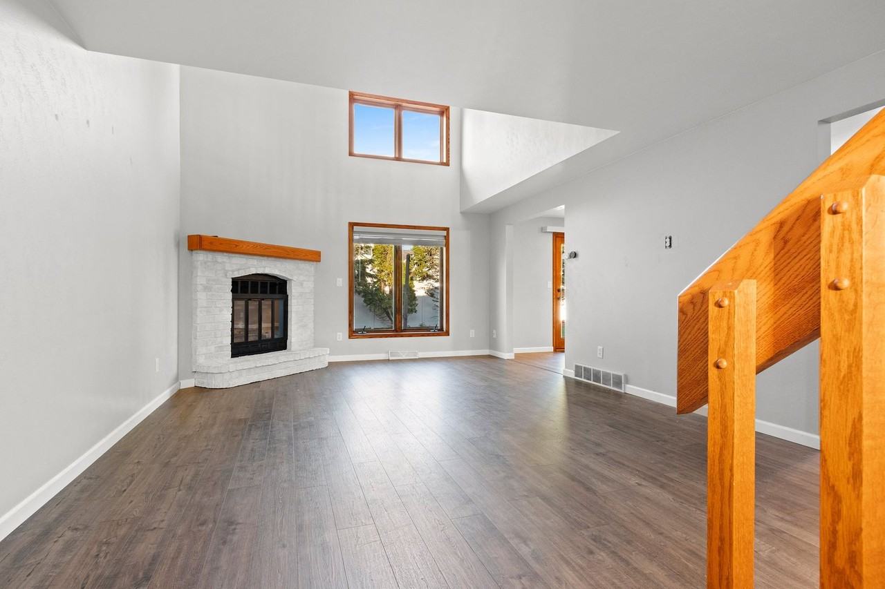 2378 Cedar Rdg - Photo 6 of 37