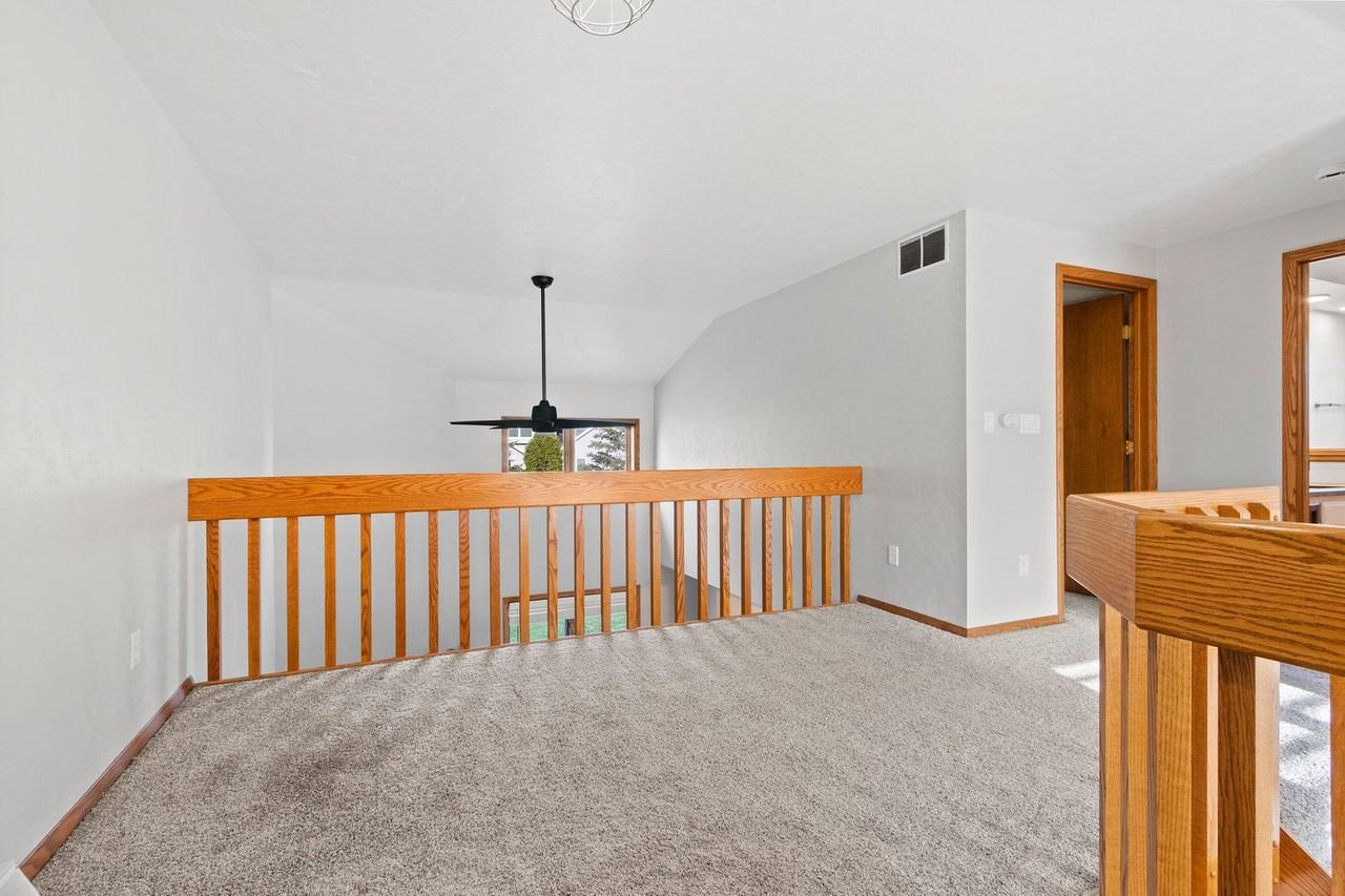 2378 Cedar Rdg - Photo 7 of 37
