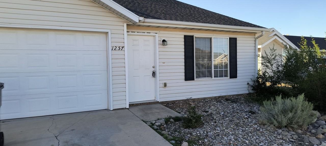 1257 N 575 W