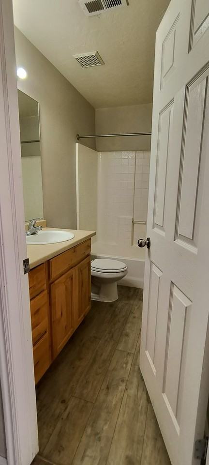 1257 N 575 W - Photo 7 of 16