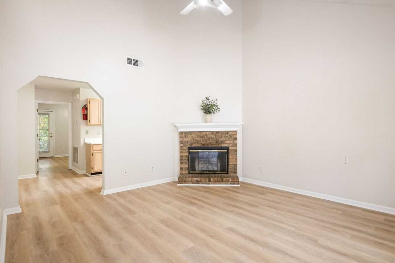 2735 E Park Ave #C - Photo 7 of 38