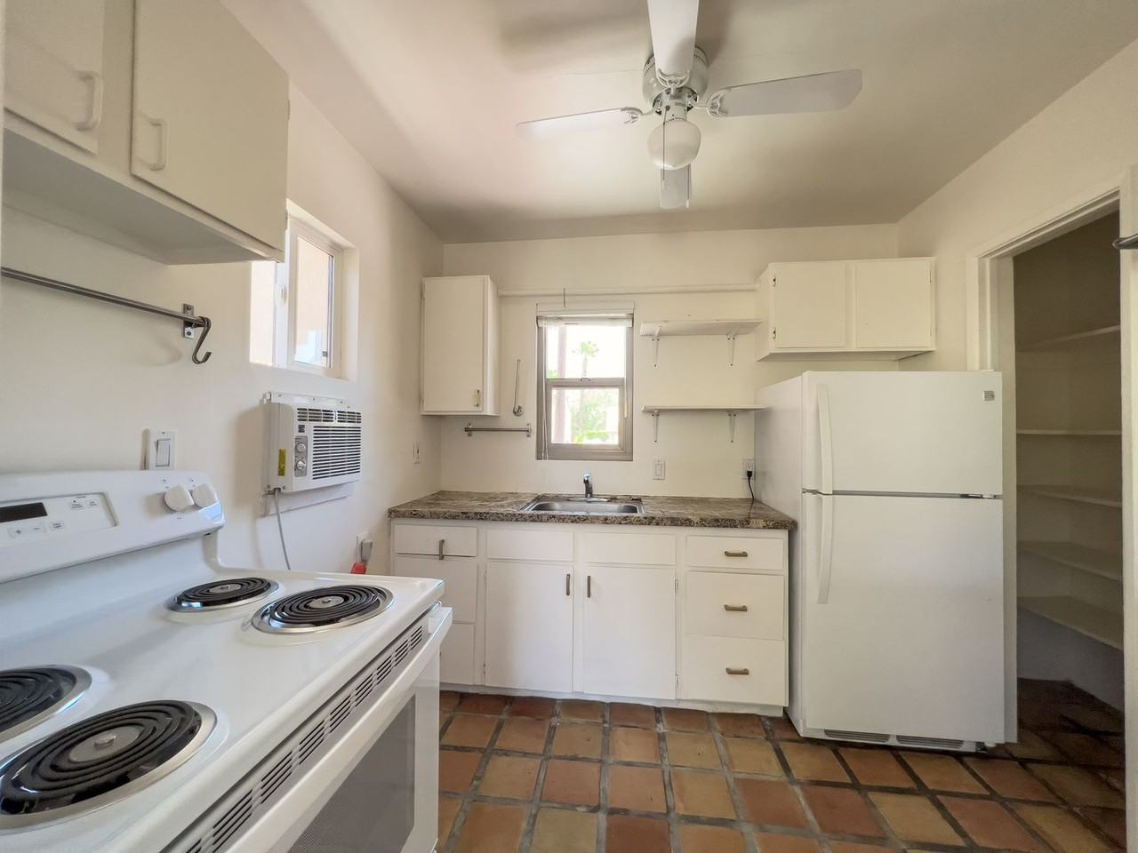 54920 Avenida Juarez - Photo 3 of 12
