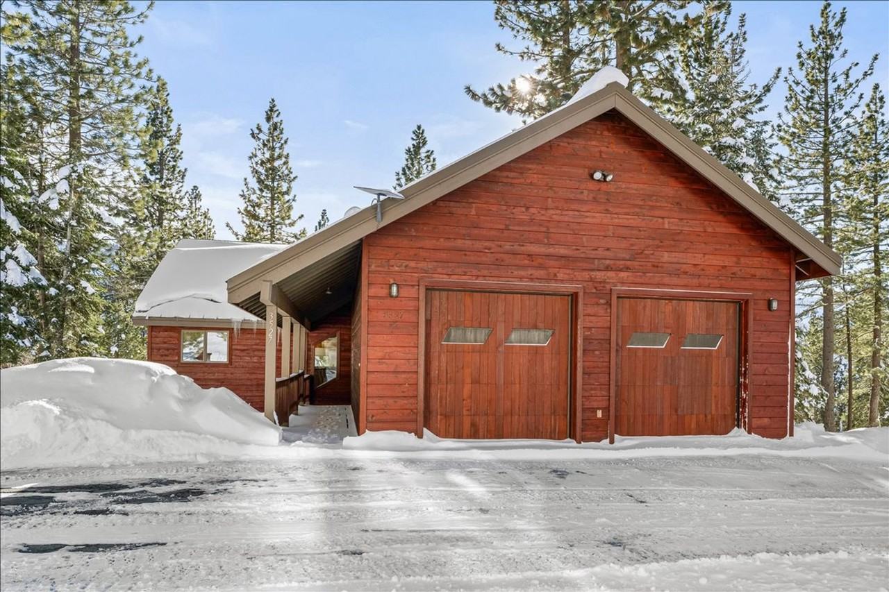 3527 Chamonix Rd - Photo 5 of 50