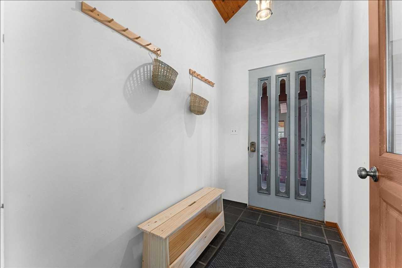 3527 Chamonix Rd - Photo 7 of 50