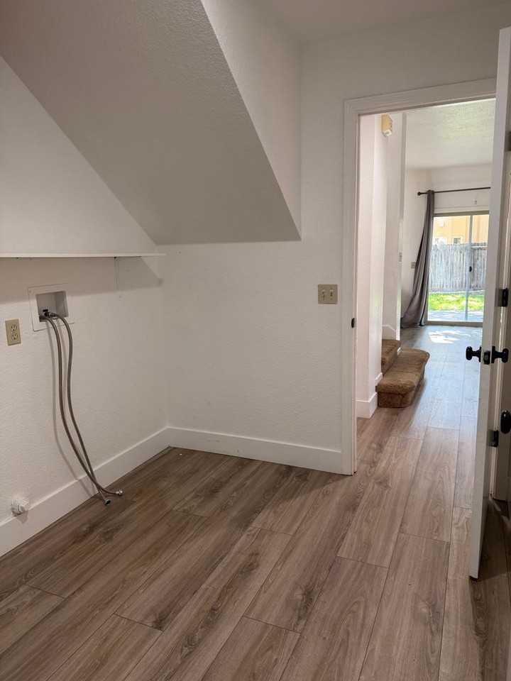8574 Hydrangea Ct - Photo 3 of 17