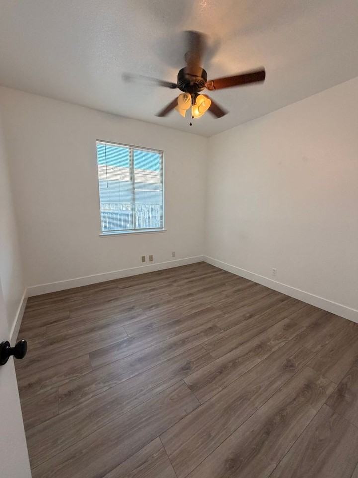 8574 Hydrangea Ct - Photo 7 of 17