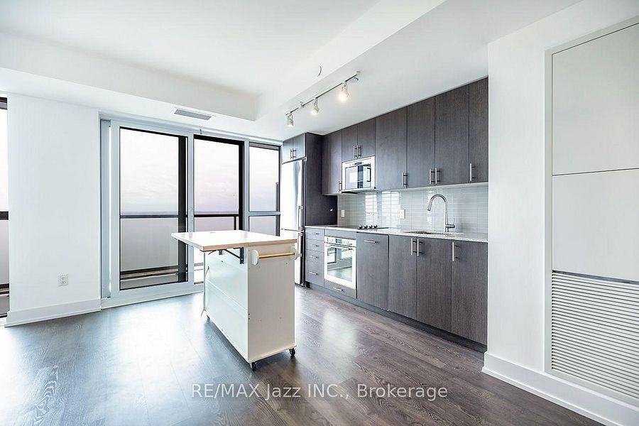 2550 Simcoe Street North - Photo 2 of 14