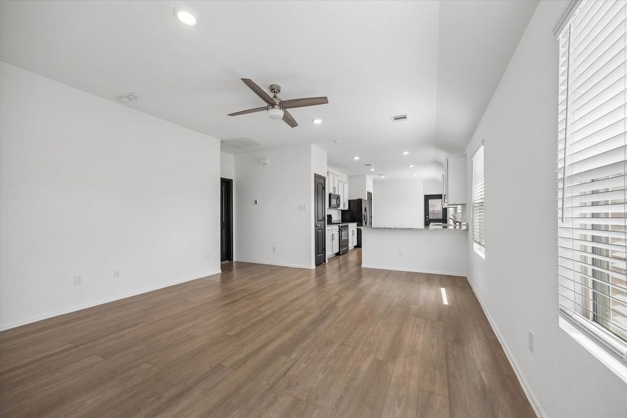 18402 Summit Ranch Dr - Photo 6 of 18