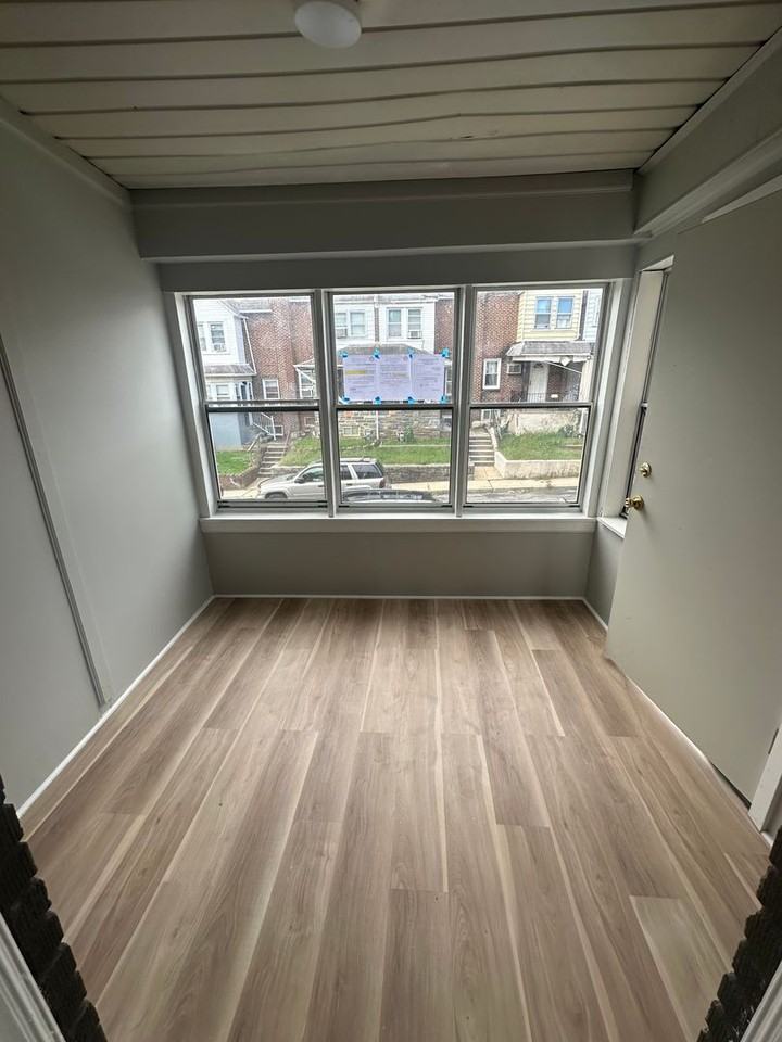 139 Greenwood Rd - Photo 3 of 11