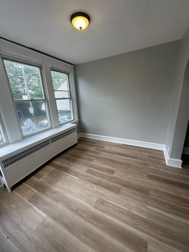 87 Burnside Ave - Photo 2 of 12
