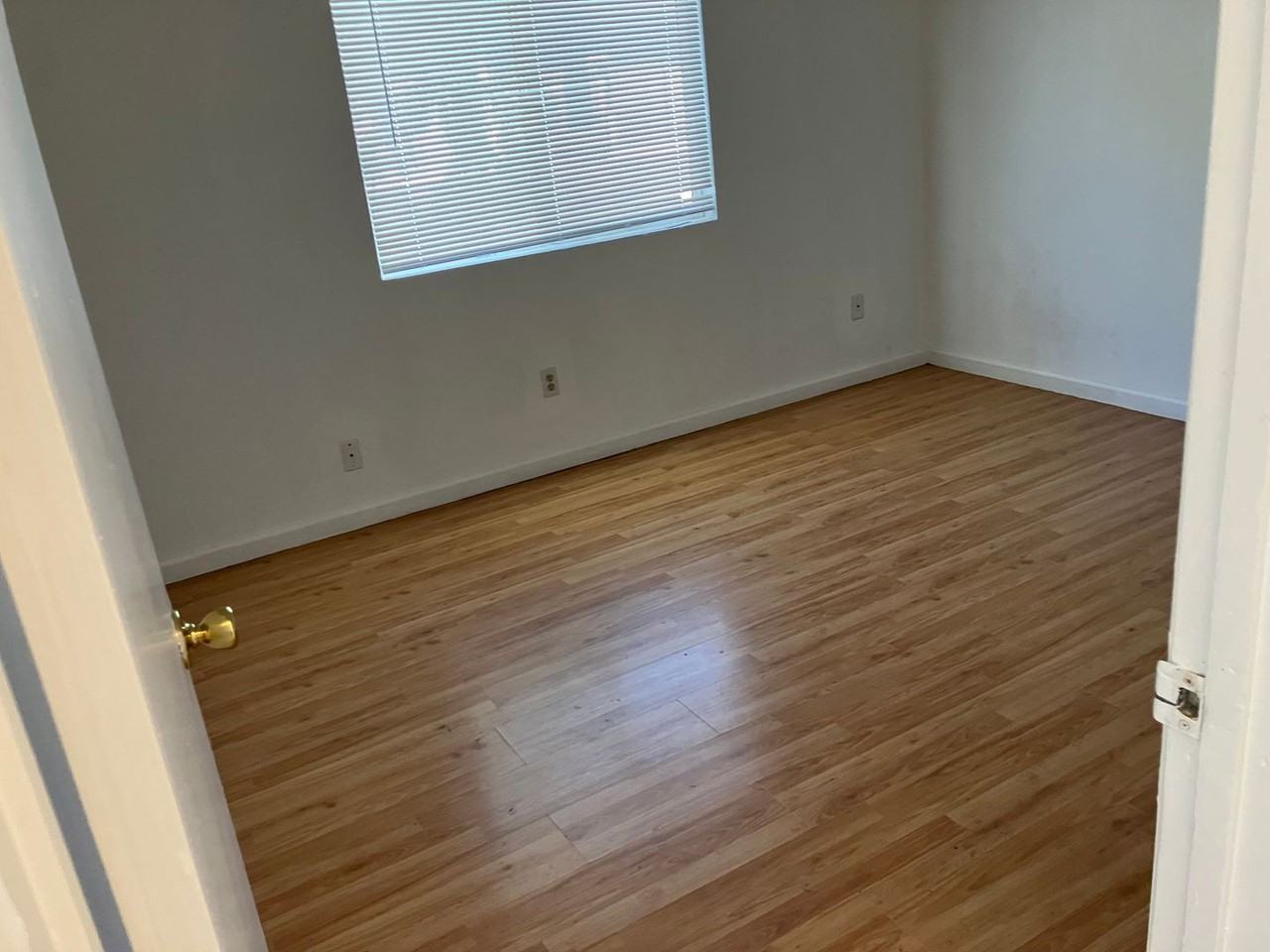 928 W 13th St - Photo 6 of 10