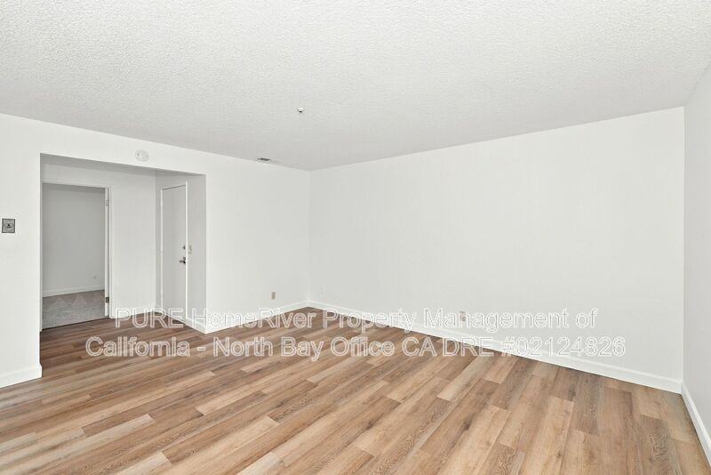 4966 School St - Photo 6 of 28