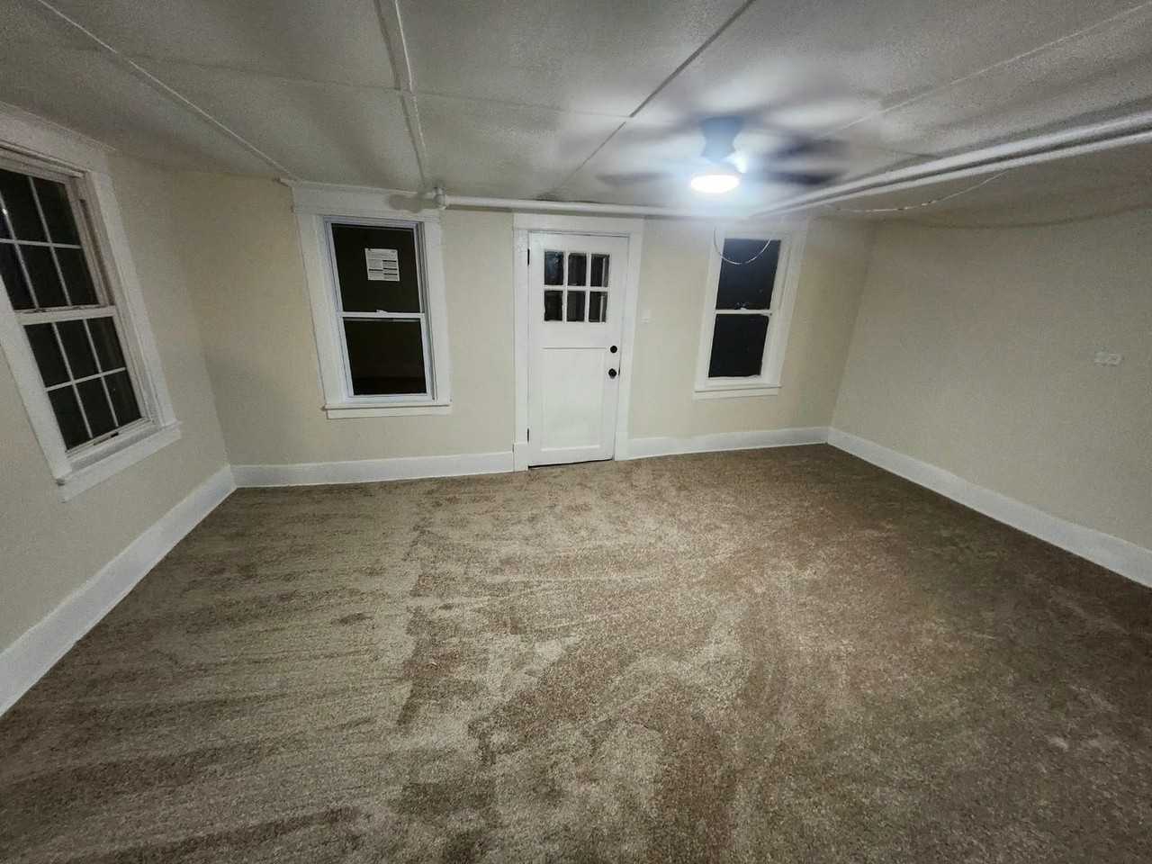 1407 Superior Ave - Photo 7 of 37