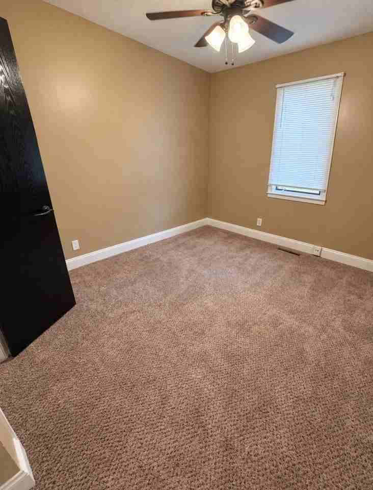 4927 S Mccann Ave - Photo 4 of 17