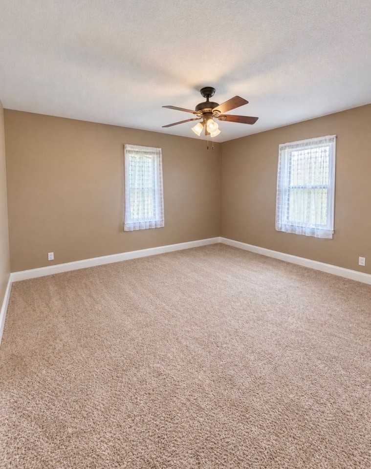 4927 S Mccann Ave - Photo 5 of 17