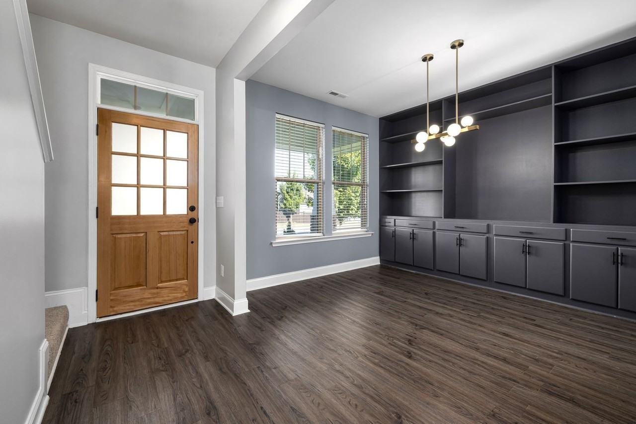 521 Groveview Wynd - Photo 6 of 38