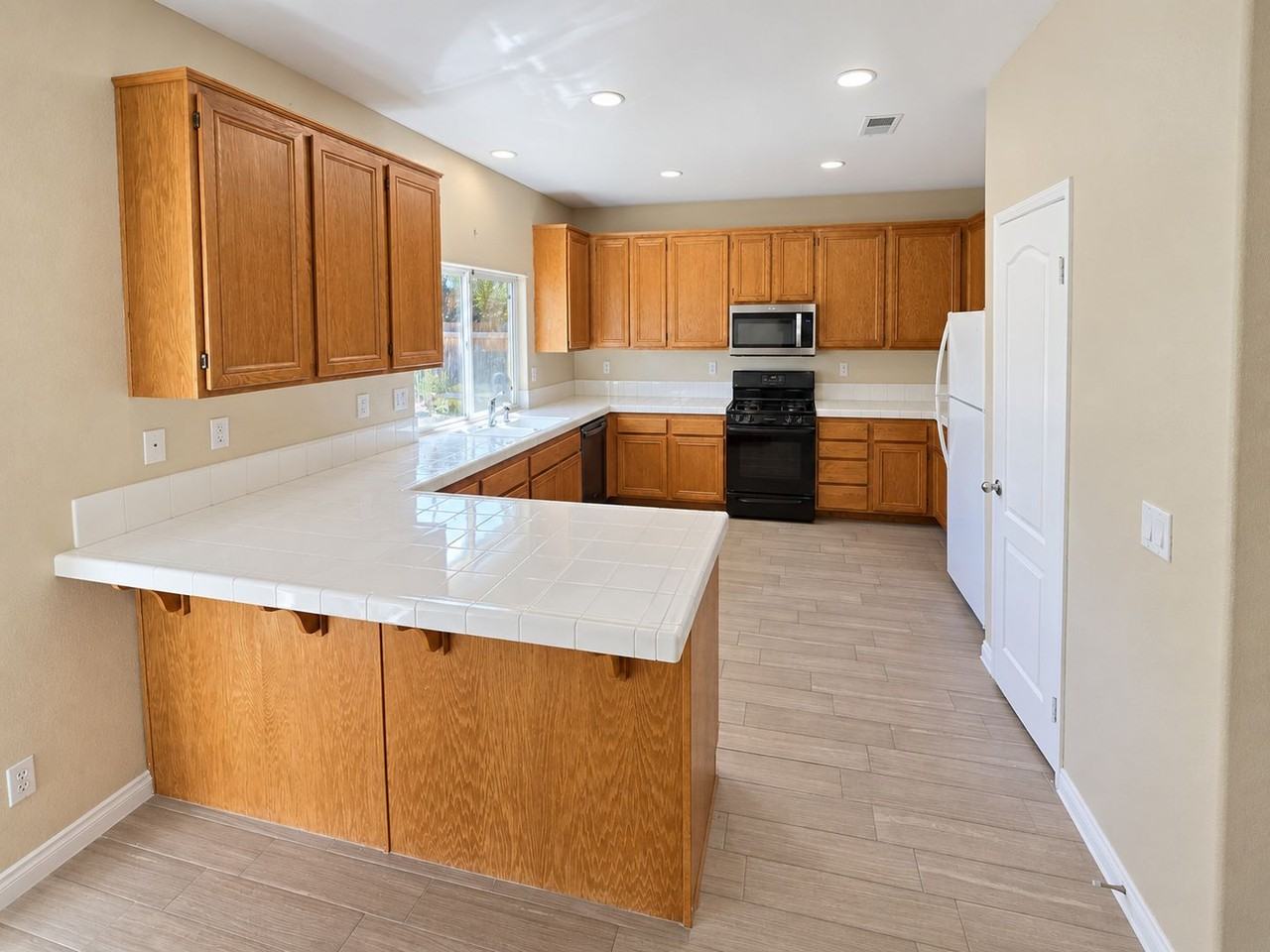 12653 Oak Knoll Rd - Photo 4 of 16
