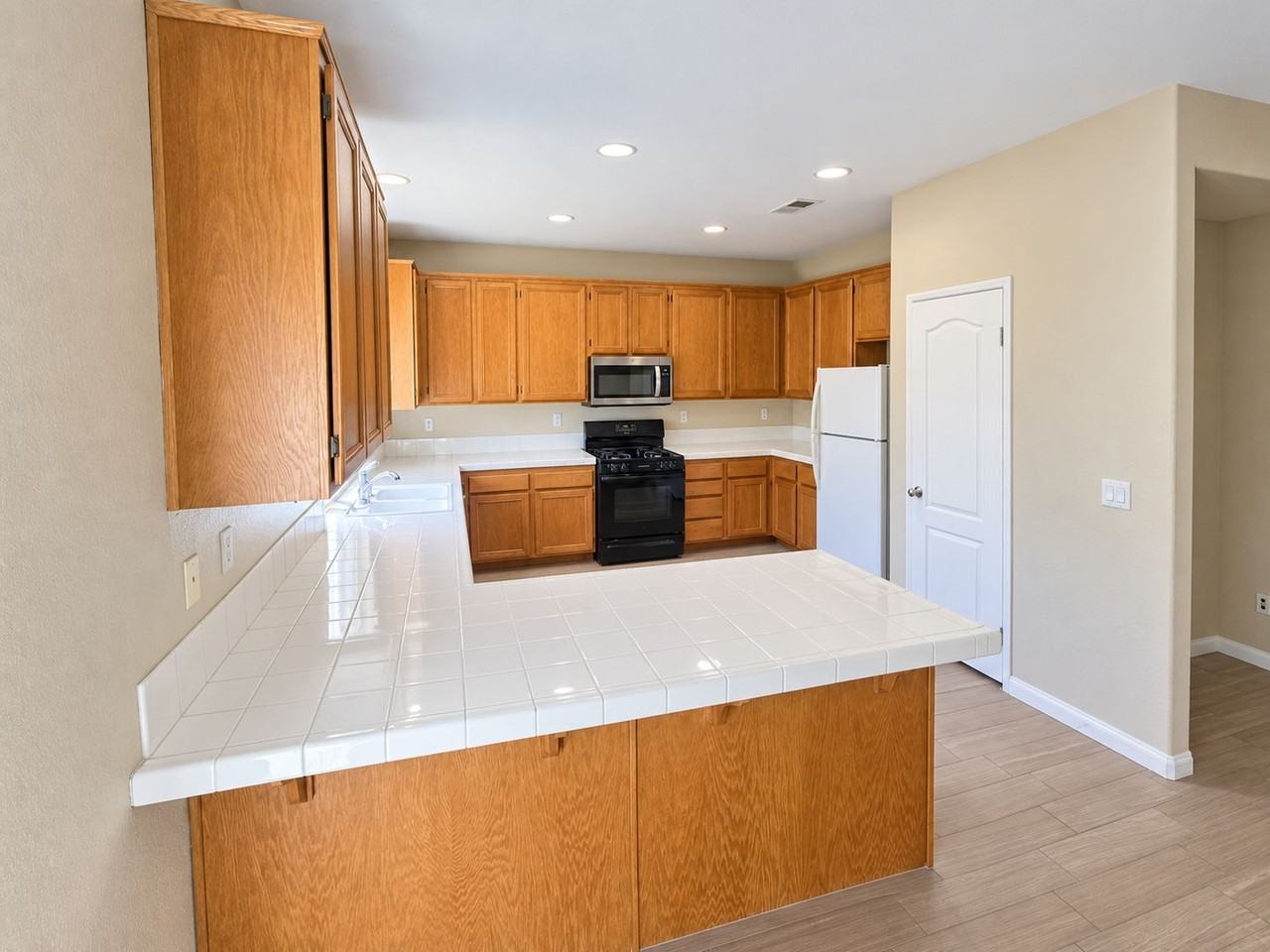 12653 Oak Knoll Rd - Photo 5 of 16