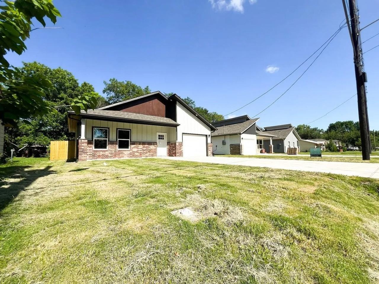 821 Edgar St - Photo 3 of 17