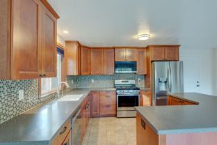 1054 Ne Pennington Loop - Photo 1 of 1
