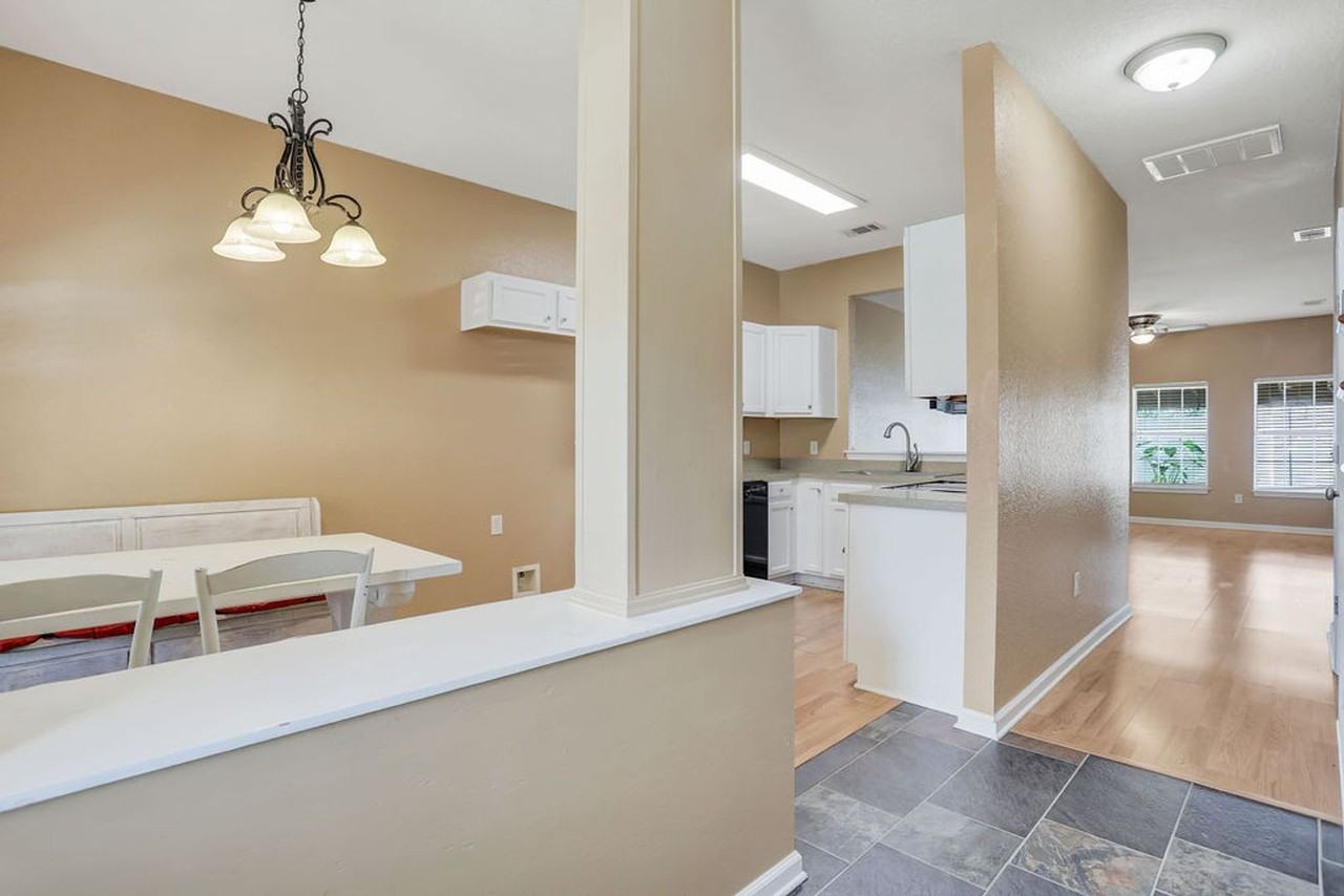 307 Governor Gwinnett Way - Photo 4 of 38