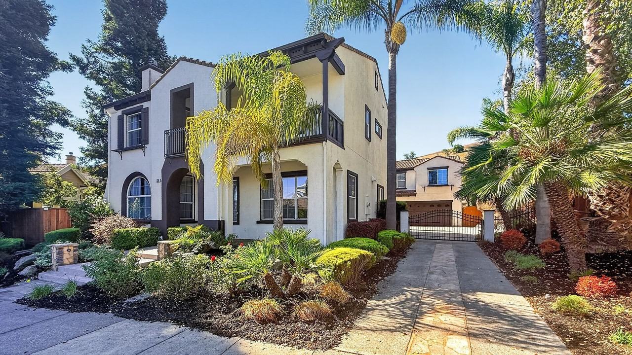 830 Pradera Way - Photo 3 of 50