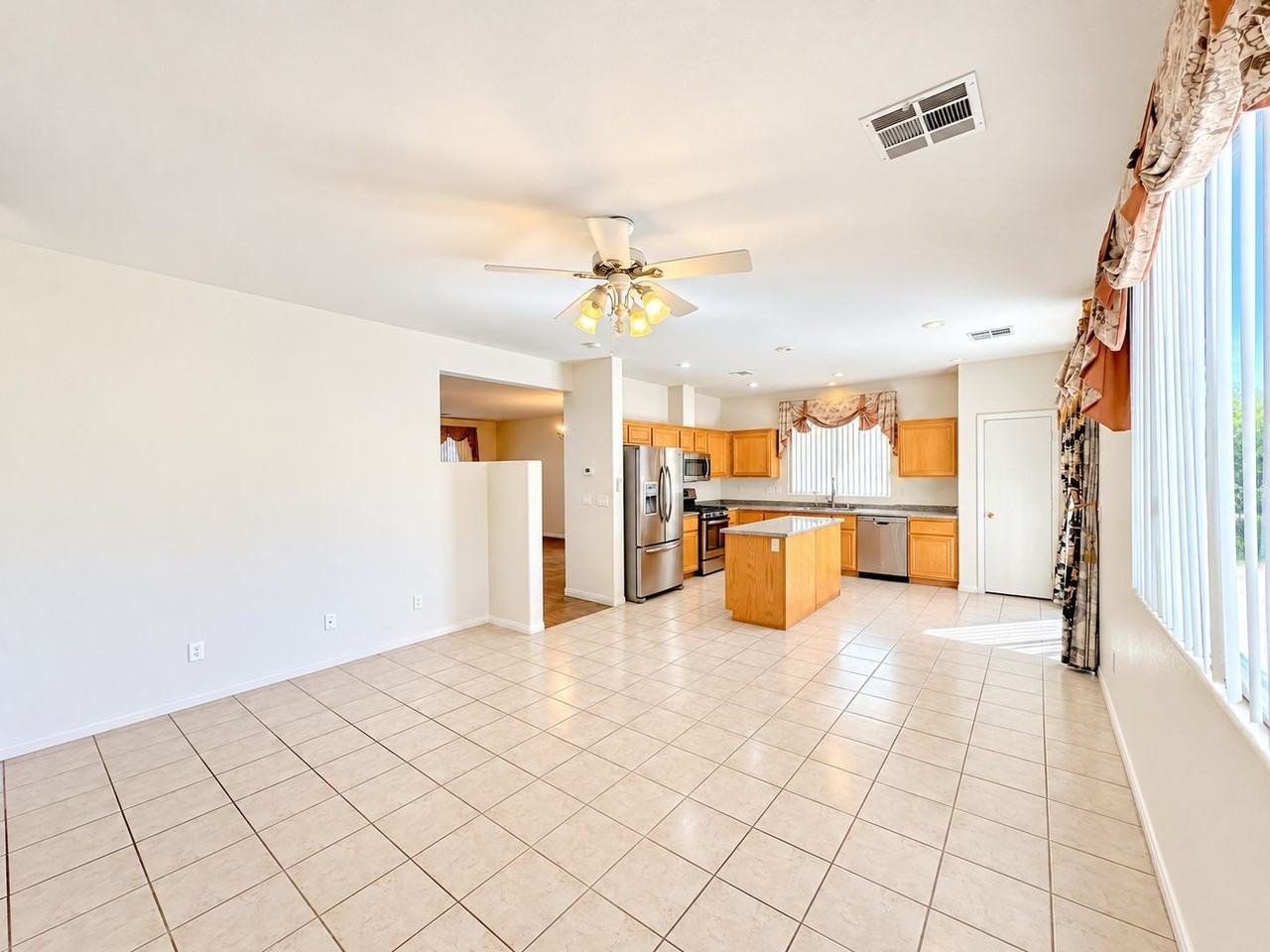 8443 Indigo Harbor Ave - Photo 4 of 26