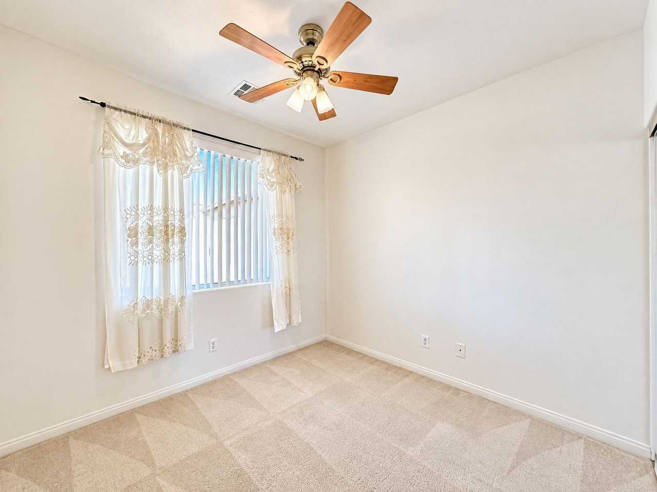 8443 Indigo Harbor Ave - Photo 7 of 26